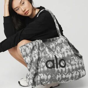 ALO Yoga Black and Gray Women's Tote Bag